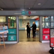 Opening InfoPunt SchieDistrict door Mohammed en wethouder Volkman