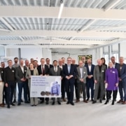 Alle ondertekenaars van samenwerkingsovereenkomst MRDH/MICS op de foto