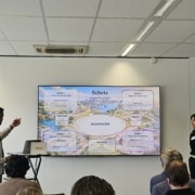 Koersbekenners tijdens lunchbreak van 16 april 2026